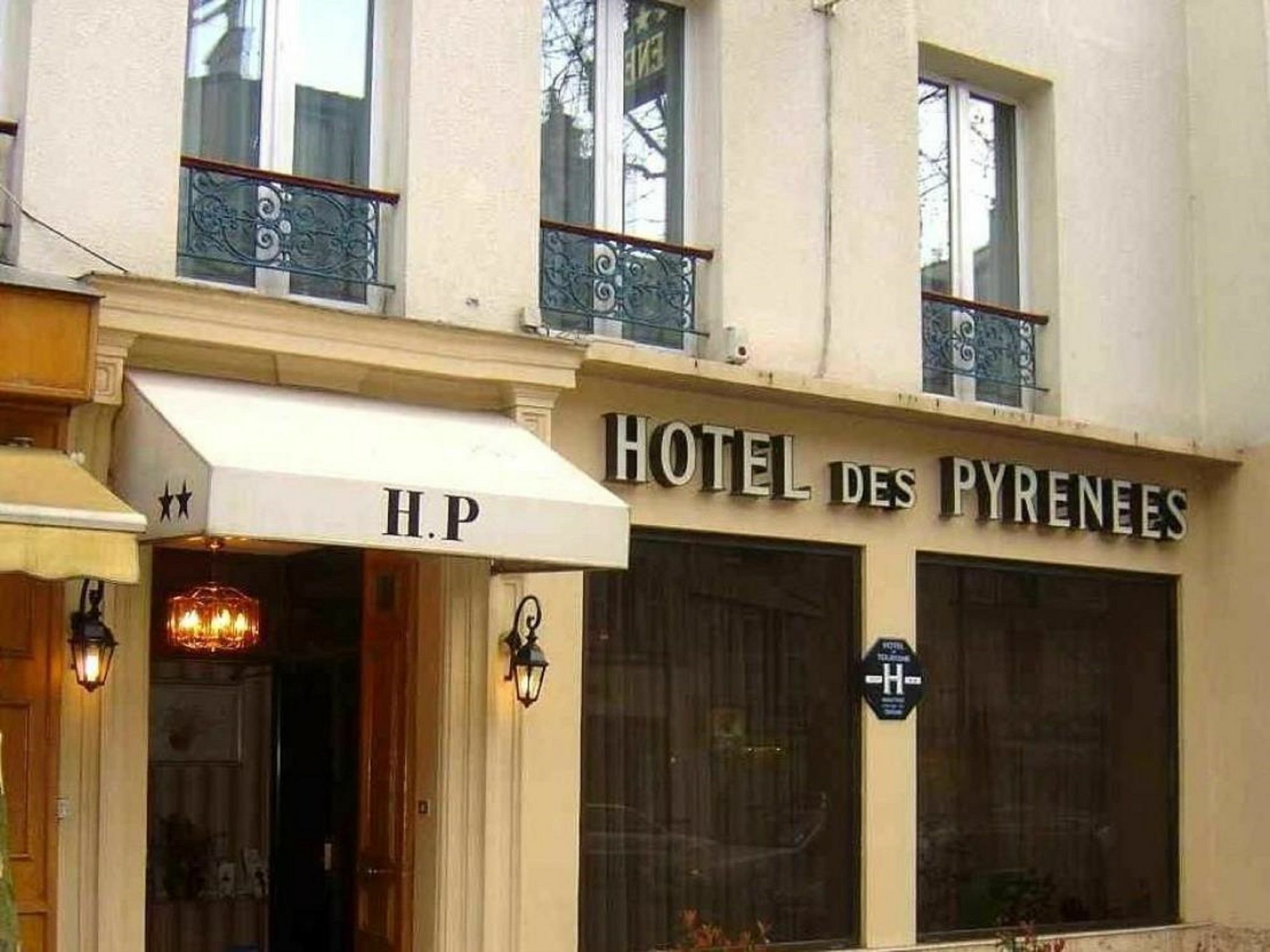 Hotel Des Pyrenees - Entre Bastille Et Nation Paris Exterior foto